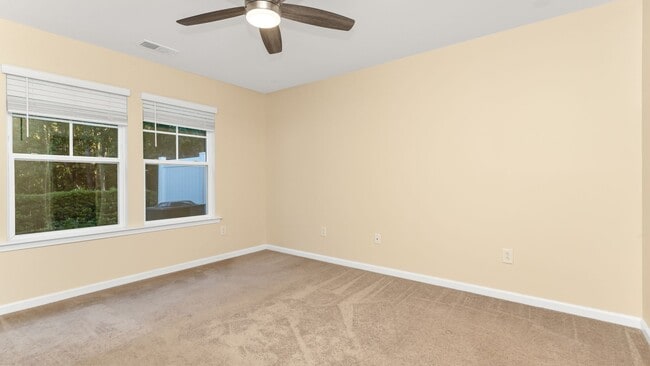 Building Photo - 132 Machrie Loop