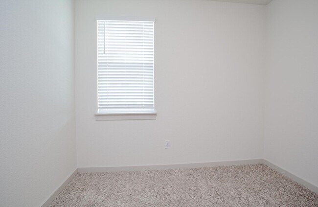 Building Photo - 10712 Deaton Ln