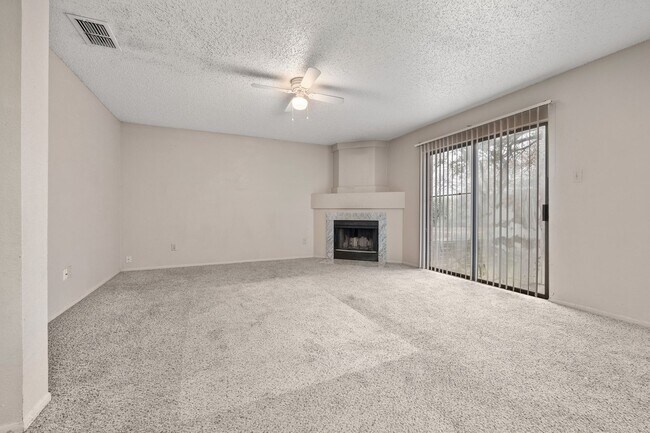 Building Photo - Large Open Floor Plan in Longs Creek!!!