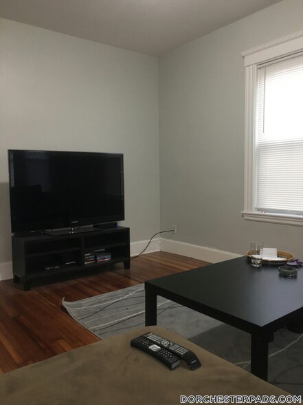 Primary Photo - 137 Pleasant St