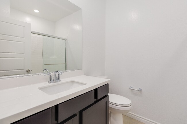 Building Photo - 600 N Carriage Hill Dr