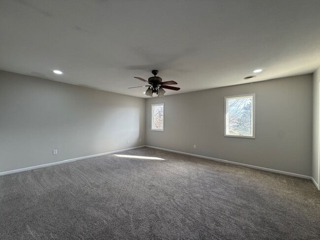 Building Photo - 3 Bedroom with Finished Walk Out Basement!