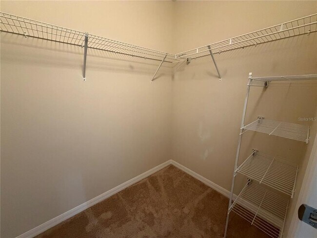 Building Photo - 2432 Seven Oaks Dr