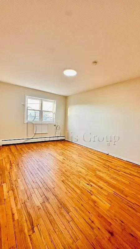 Building Photo - 3 bedroom in ASTORIA NY 11105