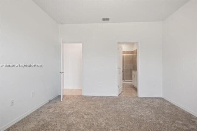 Building Photo - 724 Grove