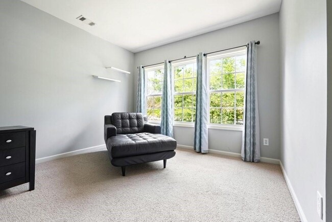 Building Photo - 3888 Fairhill Point