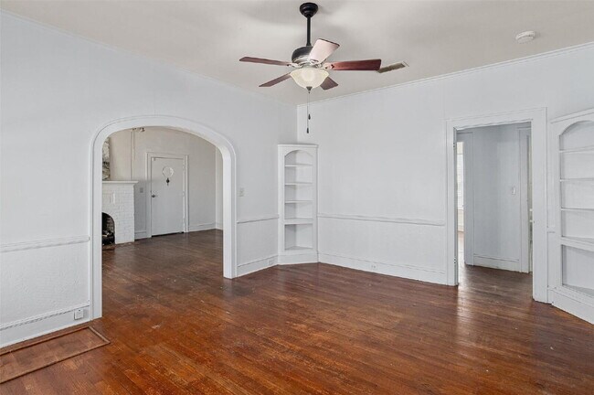 Building Photo - 117 Merrick St