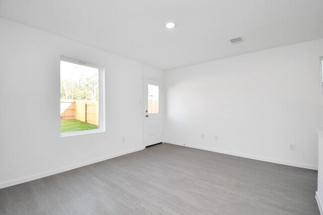 Building Photo - 21269 Carosella Dr