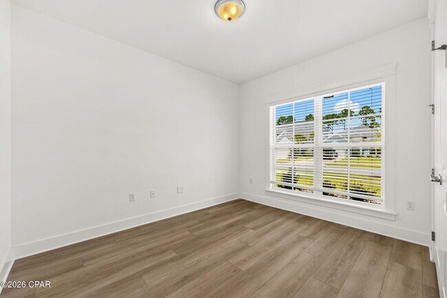 Building Photo - 836 Walsonham Dr