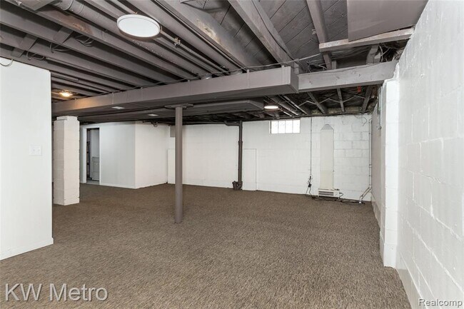 Building Photo - 2116 Garfield St