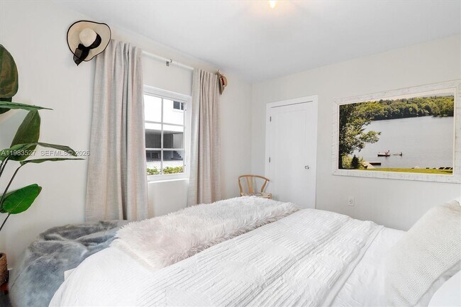 Building Photo - 1024 Lenox Ave.