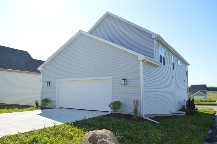 Building Photo - 4832 Lacy Rd
