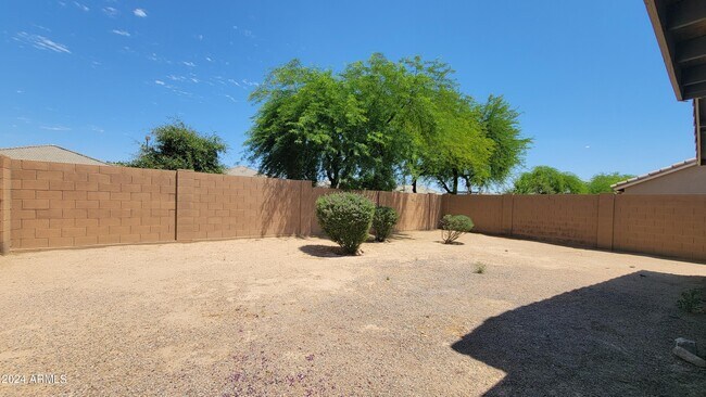 Building Photo - 3933 N 125th Dr