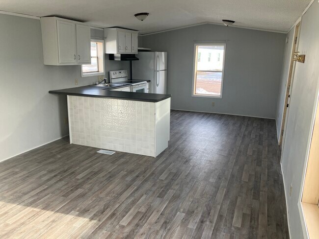 Building Photo - 55 E Riling St