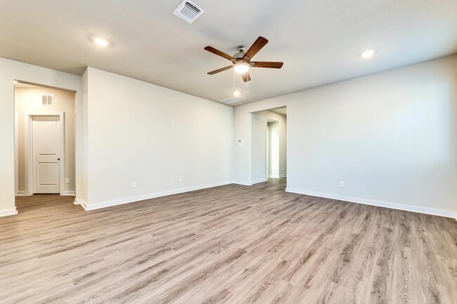 Building Photo - 311 Ravens Crst Dr
