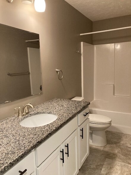Building Photo - 814 G Avenue Pl