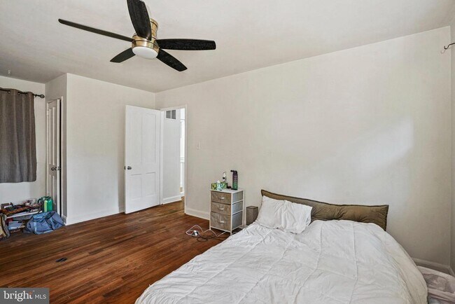Building Photo - 8525 Geren Rd