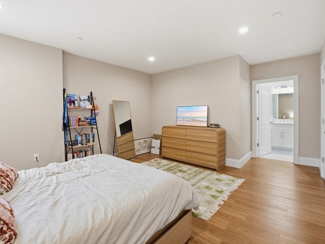 Building Photo - 45 L St