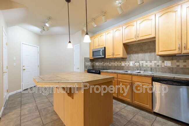 Building Photo - 1420 Whitehall Dr