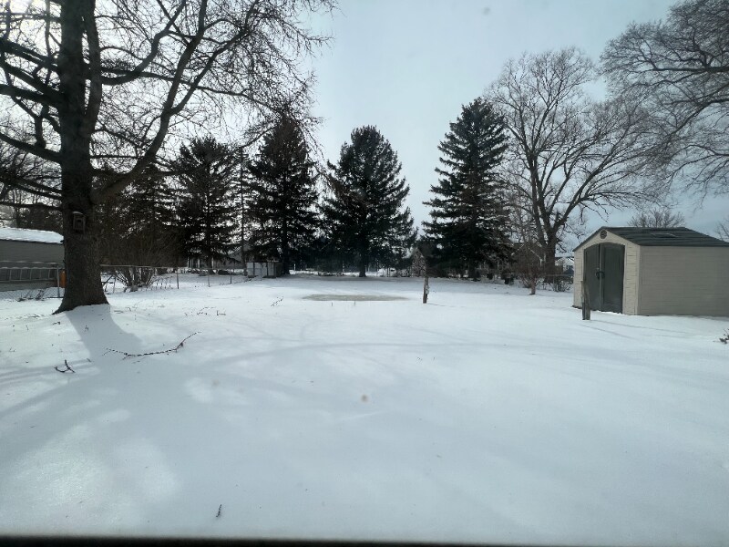 Building Photo - 209 Iroquois St