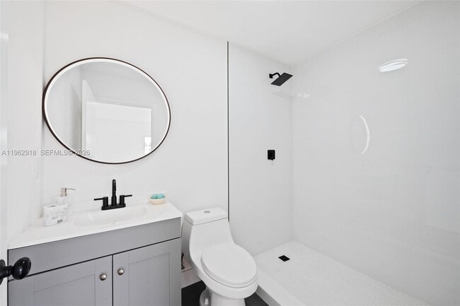 Building Photo - 3317 N Andrews Ave