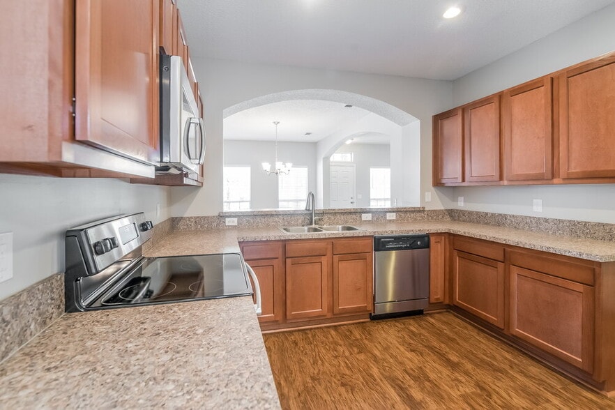 Building Photo - 8413 Staplehurst Dr W