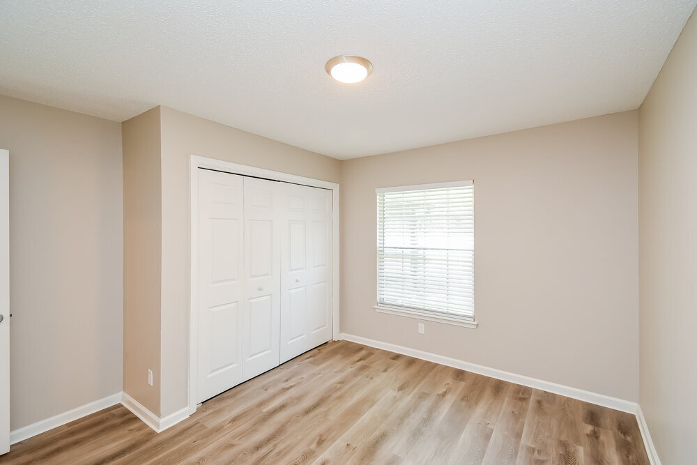 Building Photo - 7725 Fawn Lake Dr S