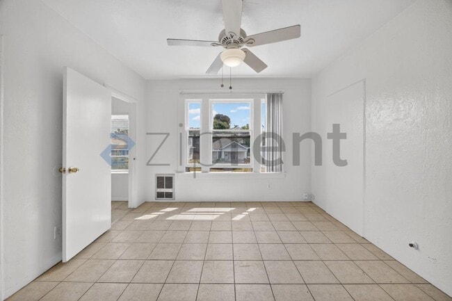 Building Photo - 532 21st St