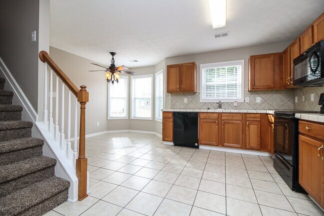 Building Photo - 3268 Tuggle Ives Dr NE