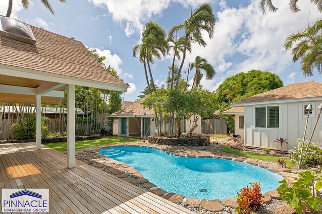 Building Photo - 814-814A Kealaolu Avenue
