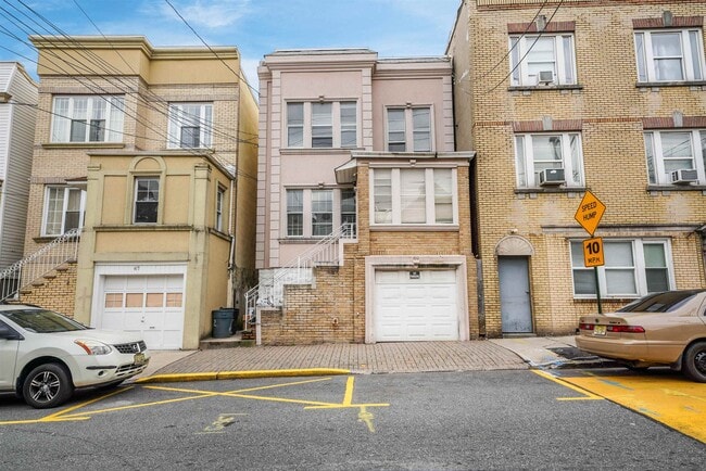 Building Photo - 69 70th St