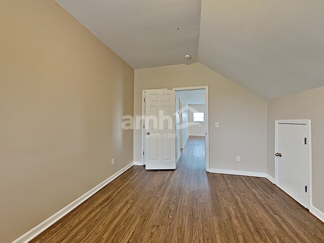 Building Photo - 1104 Achiever Cir