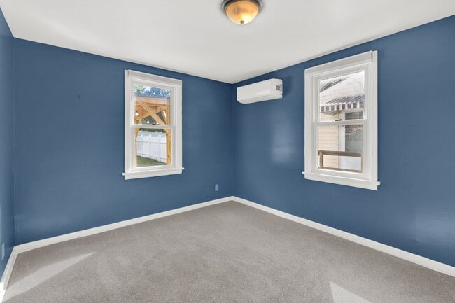 Building Photo - Welcome to this charming 1,005-square-foot home in Lancaster, PA!