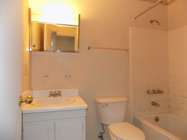 Building Photo - 6510 Cissna Dr