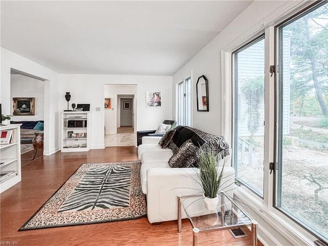 Building Photo - WATERFRONT 5 BEDROOM/4 BATH IN VIRGINIA BEACH! READY FOR RENT!!