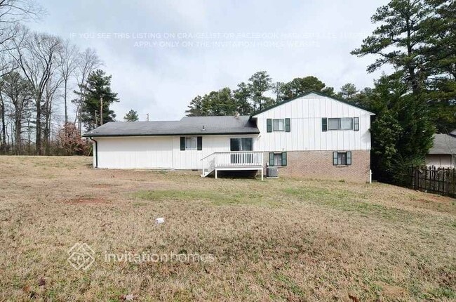 Building Photo - 3890 Benchmark Dr