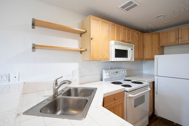 Building Photo - 1BR in Pacific Beach with Unique Concrete ...