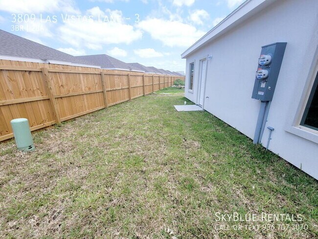 Building Photo - 3809 Las Vistas Ln