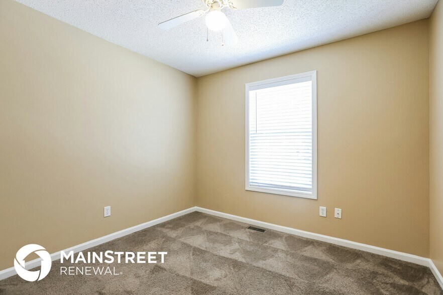 Building Photo - 6501 E 137th St