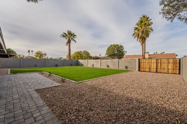 Building Photo - Stunning Clean Updated Home in Tempe!