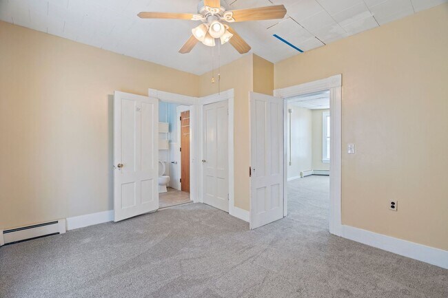 Building Photo - 135 Sagamore St