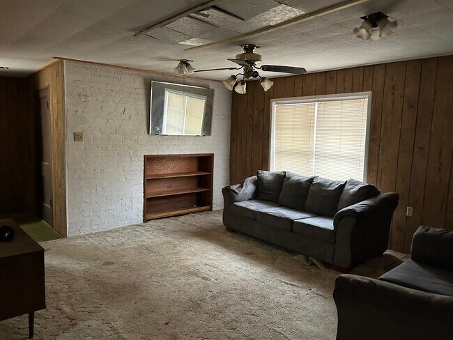 Building Photo - 1504 N 11th St