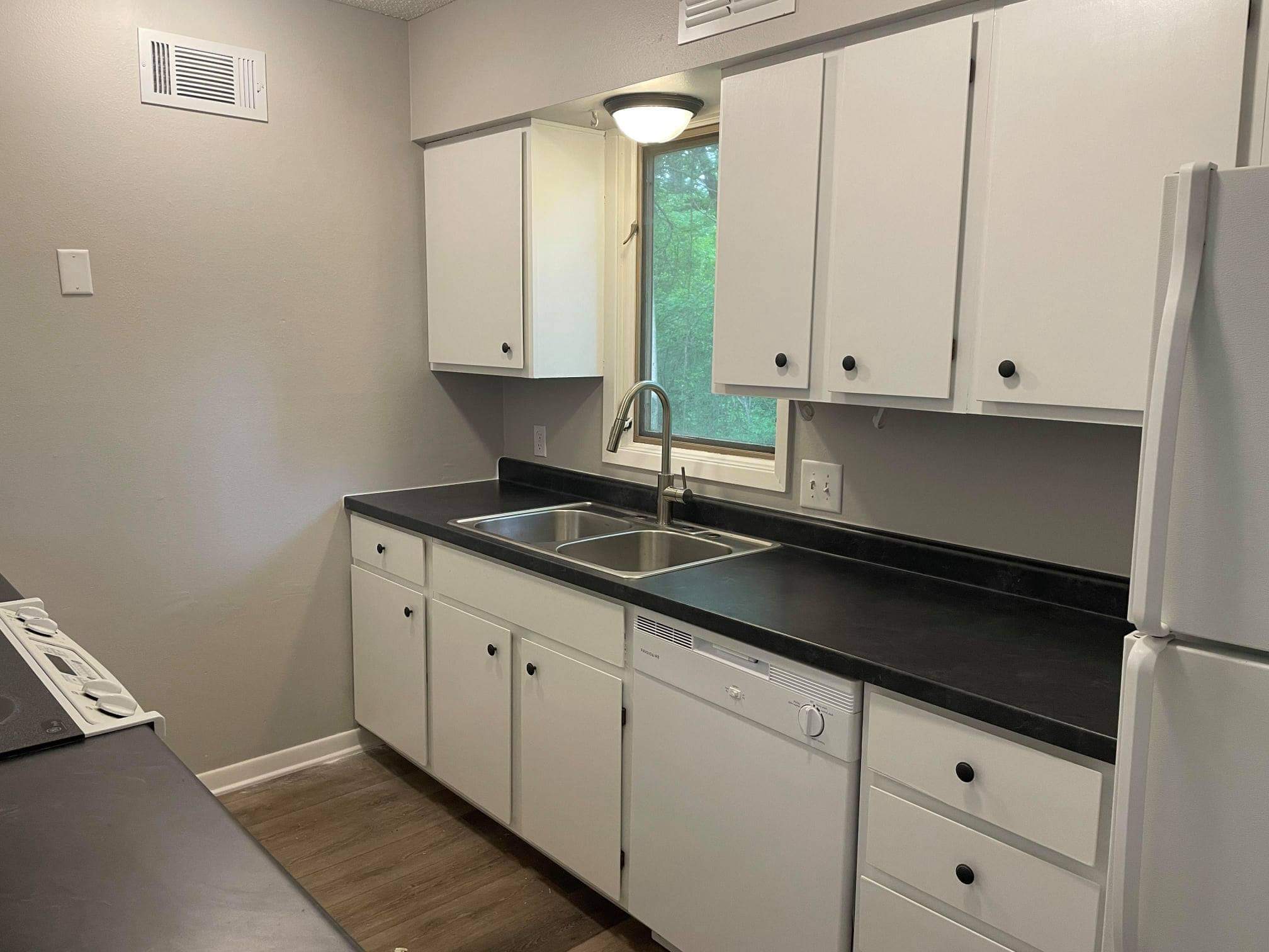 Kitchen - 1322 Randall Pl