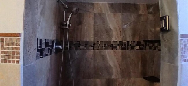 Building Photo - 4397 Harbor Hills Dr