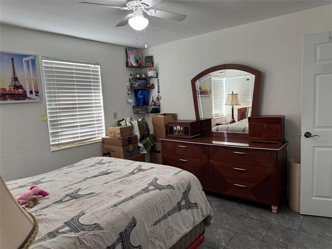 Building Photo - 1631 NE 32nd St