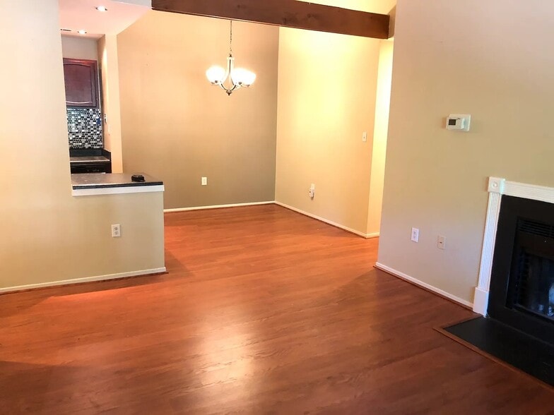 Building Photo - 13102 Wonderland Way