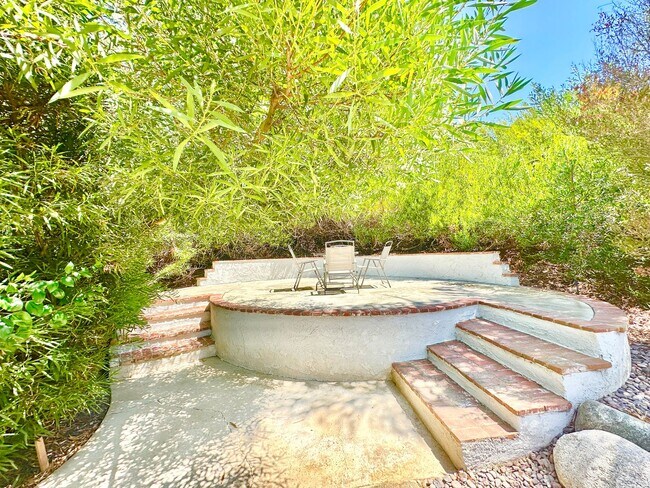 Building Photo - 4286 La Canada Rd