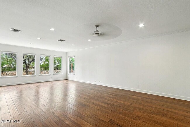 Building Photo - 6528 Calle Placido Dr