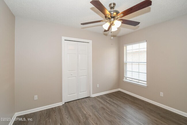 Building Photo - 1693 Spring Branch Dr W