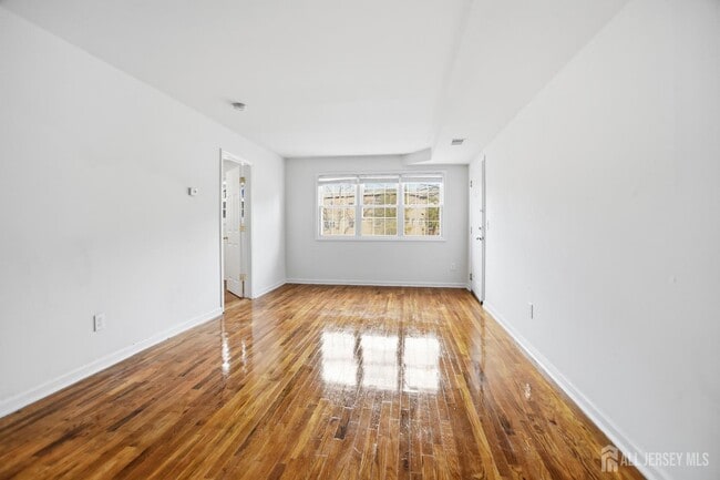 Building Photo - 71 College Dr